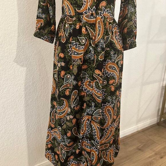 Paisley Bandana Print Stradivarius 3/4 length sleeve button down midi dress - Picture 3 of 7